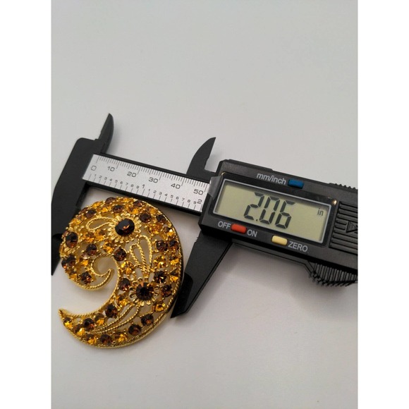 Vintage MJENT Gold Tone Brooch With Brown And Gold Crystal Crescent Circle Shape - Picture 12 of 13